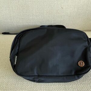 lululemon athletica belt bag 1L